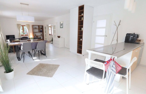 Petrov Villa | Wonderful private villa for 6 guests with private pool, WIFI, TV, terrace and pets allowed