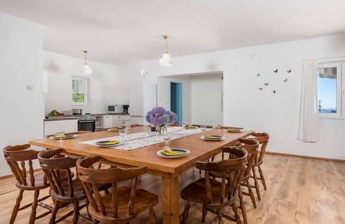 Lukovo House | Wonderful private villa for 12 people with WIFI, private pool, A/C, TV, terrace and pets allowed