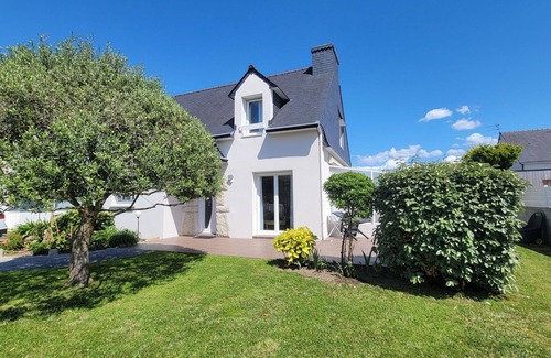Erdeven House | Wonderful private villa for 8 people with WIFI, TV, terrace and pets allowed