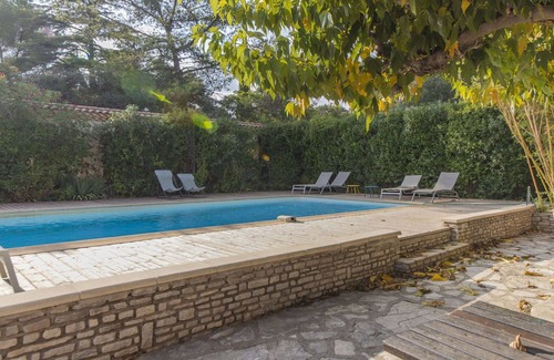 Quartier des Espesses House | Wonderful private villa for 10 guests with WIFI, private pool, TV, terrace and parking