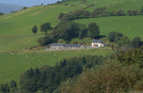 Glandyfi House | Wonderful private villa for 6 guests with WIFI, TV, patio, pets allowed and parking