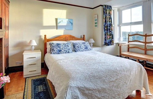Treyarnon House | Wonderful private villa for 6 people with WIFI, TV, patio, panoramic view and parking