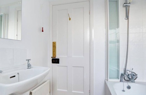 Treyarnon House | Wonderful private villa for 6 people with WIFI, TV, patio, panoramic view and parking