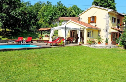 Matulji House | Wonderful private villa with hot tub, A/C, private pool, WIFI, TV, patio, pets allowed and parking