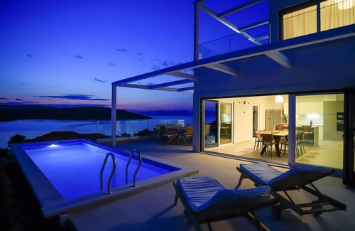 Necujam House | Wonderful private villa for 8 guests with A/C, private pool, WIFI, TV and terrace
