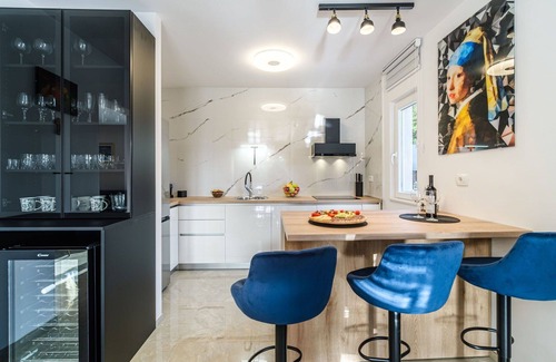 Cove Makarac (Milna) House | Wonderful private villa for 8 guests with A/C, WIFI, private pool, TV and terrace
