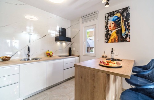 Cove Makarac (Milna) House | Wonderful private villa for 8 guests with A/C, WIFI, private pool, TV and terrace