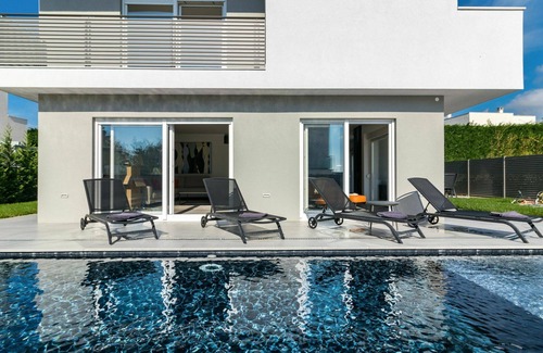 Dajla Villa | Wonderful private villa with A/C, private pool, WIFI, hot tub, TV, patio and panoramic view