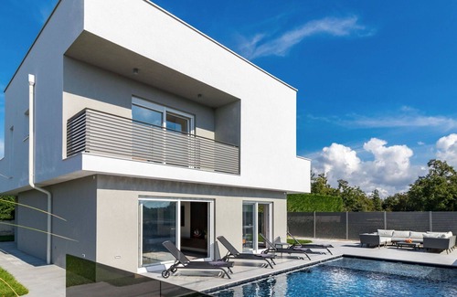 Dajla Villa | Wonderful private villa with A/C, private pool, WIFI, hot tub, TV, patio and panoramic view