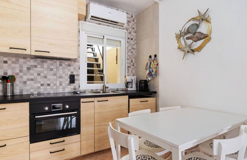 Los Alcazares House | Wonderful villa for 4 people with WIFI, A/C, pool, TV, terrace and parking