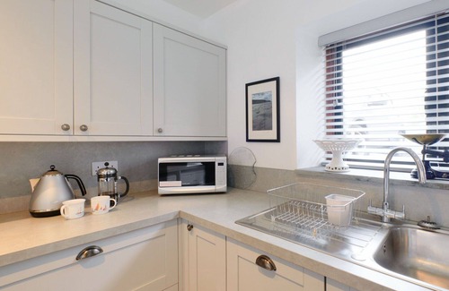 Goldsithney House | Wonderful villa for 4 guests with WIFI, TV, pets allowed and parking