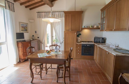 Magione Villa | Wonderful villa for 4 people with hot tub, private pool, A/C, WIFI, TV and patio