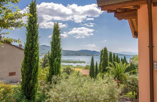 Magione Villa | Wonderful villa for 4 people with hot tub, private pool, A/C, WIFI, TV and patio
