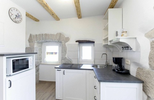 Sveta Jelena House | Wonderful villa for 6 guests with A/C, WIFI, TV, terrace and pets allowed