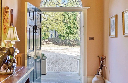 Tormarton House | Wonderful villa for 16 people with pool, WIFI
