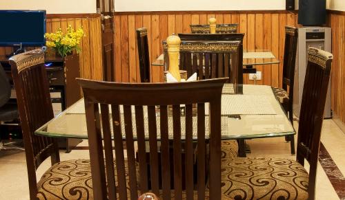 Karol Bagh Hotel | Wood Castle