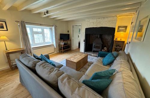 Limestone Brae House | Woodbine Cottage