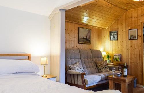 Telford House | Woodcarver's Cottage