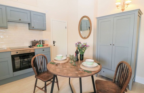 Cheltenham Cottage | WOODCOCK STUDIO, pet friendly, with a garden in Andoversford