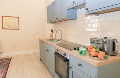 Cheltenham Cottage | WOODCOCK STUDIO, pet friendly, with a garden in Andoversford