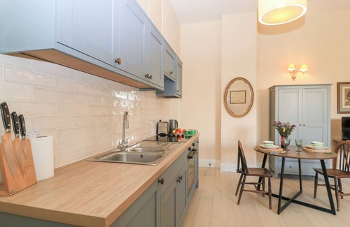 Cheltenham Cottage | WOODCOCK STUDIO, pet friendly, with a garden in Andoversford