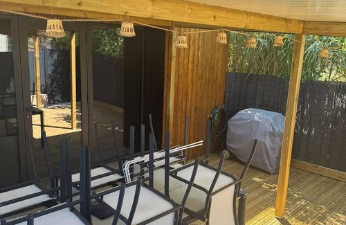 Chateauneuf-les-Martigues Ski Chalet | Wooden chalet rental