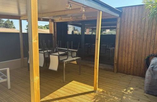 Chateauneuf-les-Martigues Ski Chalet | Wooden chalet rental