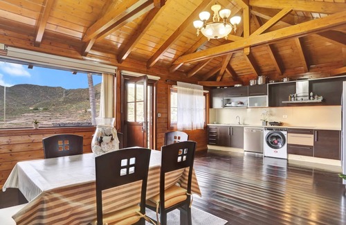 San Cristobal de La Laguna Villa | Wooden House with Private Pool Lush Garden