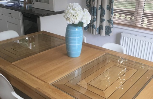 St Minver Cabin | Wooden Lodge in Tranquil Surroundings with Modern Amenities & outdoor Decking