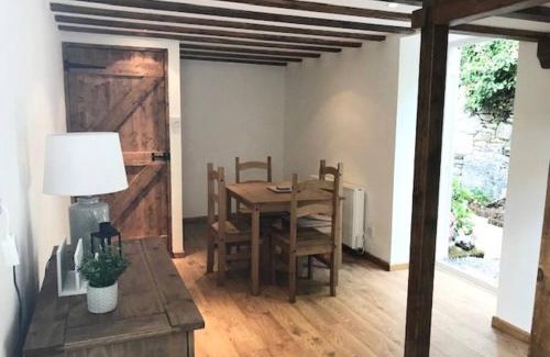 Helston House | Woodland cottage in Cornwall with walled garden