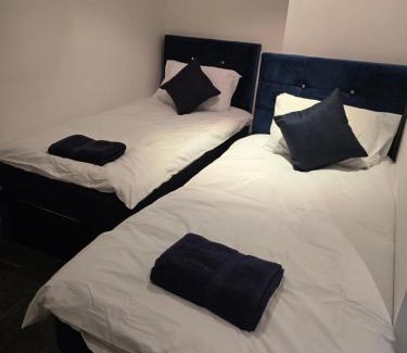 Saltaire Village Apartment | Woodland family retreat