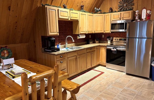 Laurelville Cabin | Woodland view-Hitchin' Post