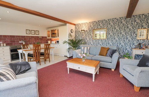 Hele Cottage | WOODLAND VIEW, pet friendly, character holiday cottage in West Down