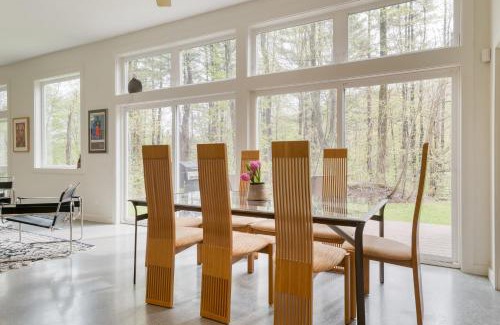 Housatonic House | Woodland Zen by AvantStay Modern Design Patio