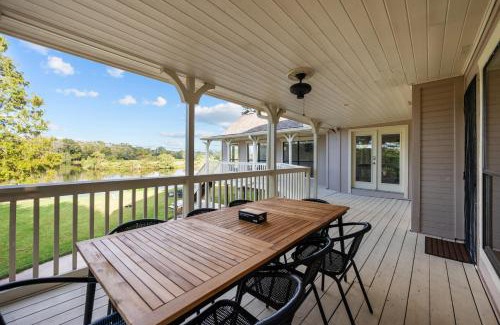 College Park House | Woodlands Area Lake View Retreat