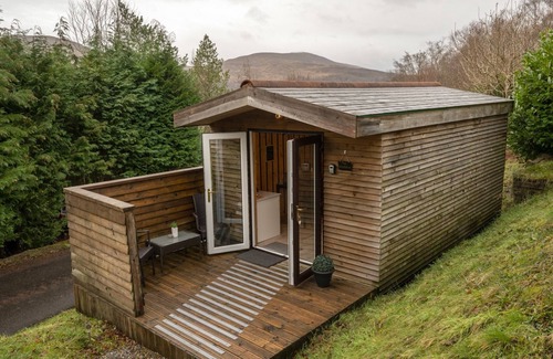 Corpach Ski Chalet | Woodshed Pod - a garden pod that sleeps 2 guests in 1 bedroom