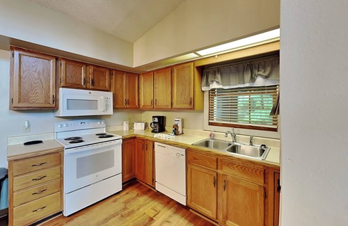 Gatlinburg - Pigeon Forge Cabin | Woodshed