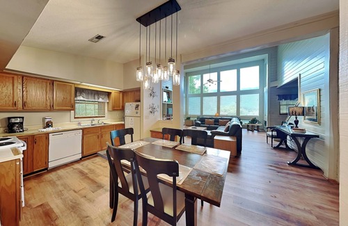 Gatlinburg - Pigeon Forge Cabin | Woodshed
