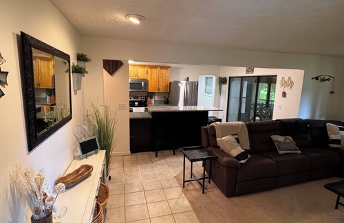 Bronston Condo | Woodson Bend 3 BR Condo, with Pool, AC, WiFi, Golf Course, Restaurant