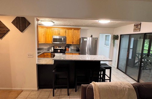 Bronston Condo | Woodson Bend 3 BR Condo, with Pool, AC, WiFi, Golf Course, Restaurant
