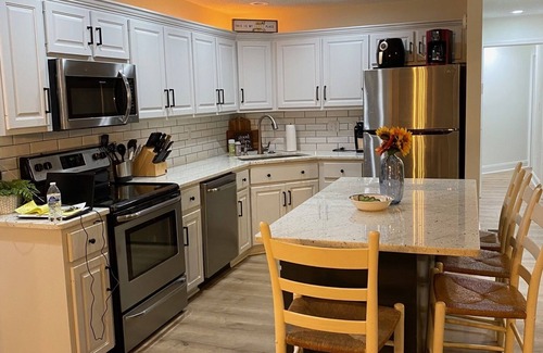 Bronston Condo | Woodson Bend Resort~Lake Cumberland 27-1 Life Way 3BR, 3BA Condo