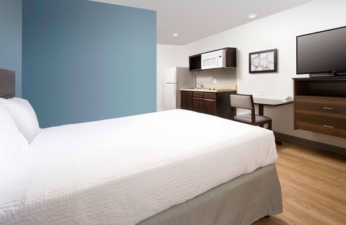 Buford Hotel | WoodSpring Suites Buford near Mall of Georgia-Lake Lanier