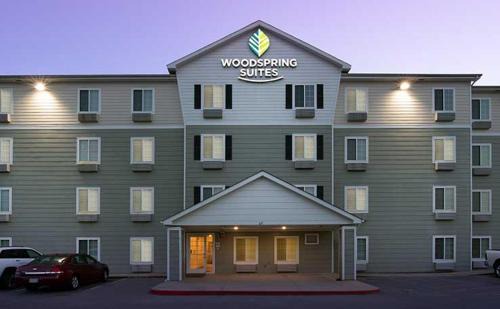 Clarksville Hotel | WoodSpring Suites Clarksville Ft. Campbell