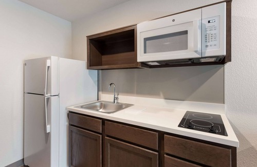 Murlin Heights Hotel | Woodspring Suites Dayton North