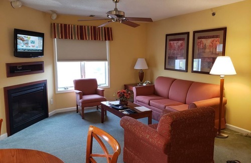 McGaheysville Condo | Woodstone at Massanutten 1br suite, Sunday check-in