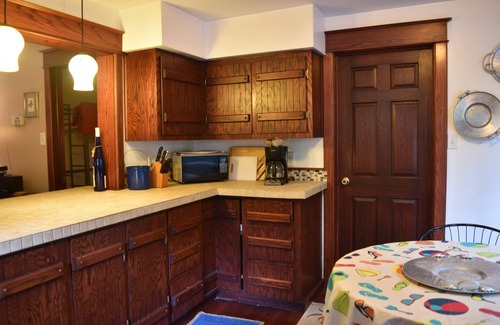 Norton Shores Cottage | Woodsy Lake House @ Lake Michigan SPeCiaL 9/2-6 1000 <4 family members