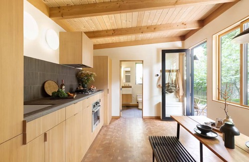 Eliot Cabin | Woodsy minimal backyard micro home Close in NE Portland with lux detailing