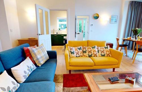 Hele House | WOODY BAY FALLING WATER 2 Bedrooms