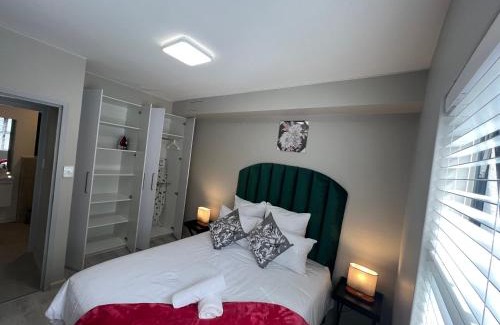 Bloubergstrand Apartment | Woodys N Brooks Luxurious Apartments 11
