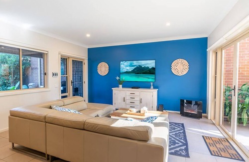 Woonona House | Woonona Waves - beachside living